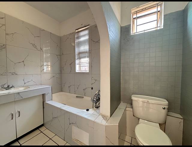 2.5 BEDROOM APARTMENT TO LET IN GLENWOOD